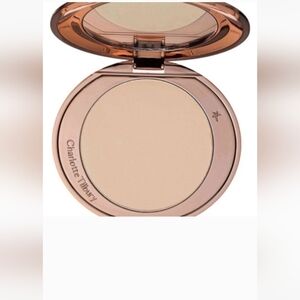 Charlotte Tilbury Flawless Finish Setting Powder - Light Beige